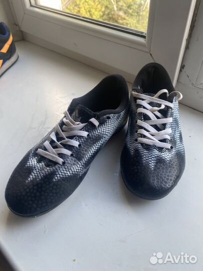 Футбольные бутсы adidas 35 размер