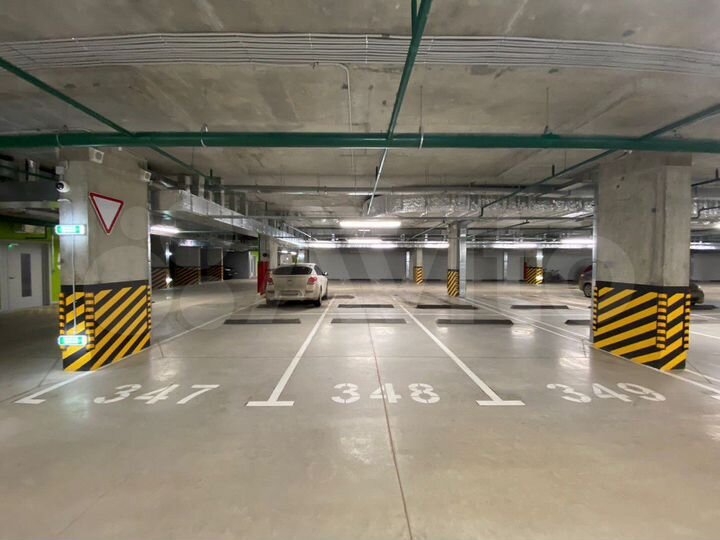 Машиноместо, 15 м²