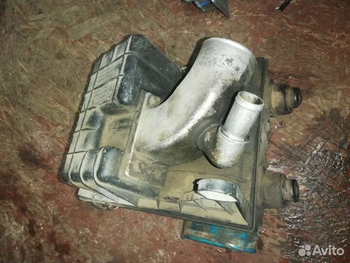 Корпус воздушного фильтра Опель Фронтера А