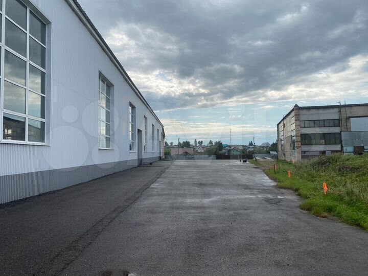 Здание, 2950 м²