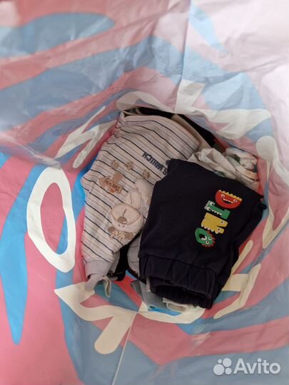 Отдам пакетом вещи