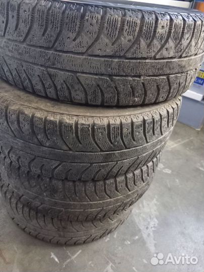 Bridgestone Ice Cruiser 7000 185/65 R15