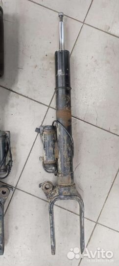 Пнемоамортизаторы на мерседес 164 2 шт