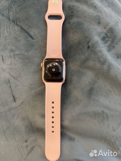 Продаю Apple Watch 5 серии