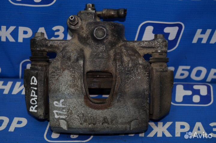 Суппорт передний правый Skoda Rapid 1.6 CWV 2017