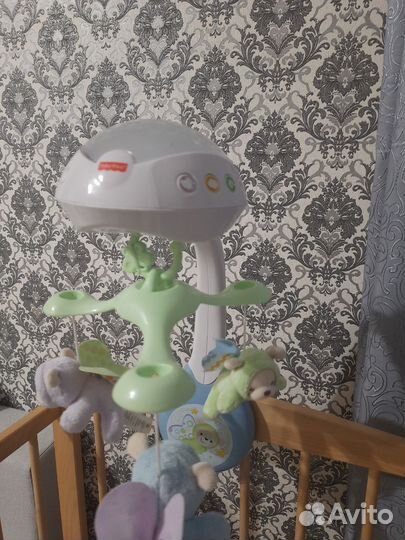 Мобиль на кроватку fisher price мечты о бабочках