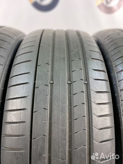 Pirelli P Zero PZ4 235/50 R19 102Y