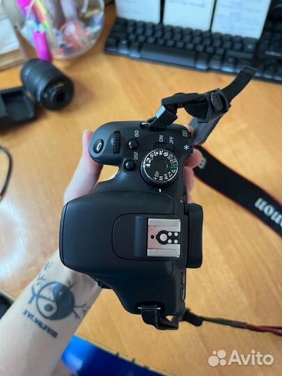 Продам фотоаппарат canon eos 600d kit