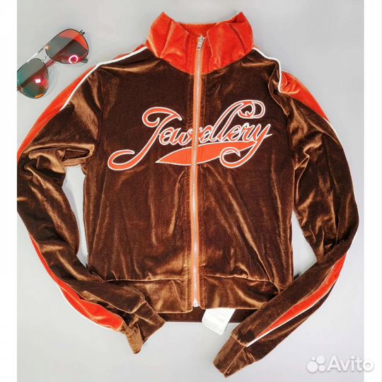 Костюм спортивный велюровый М. Новый