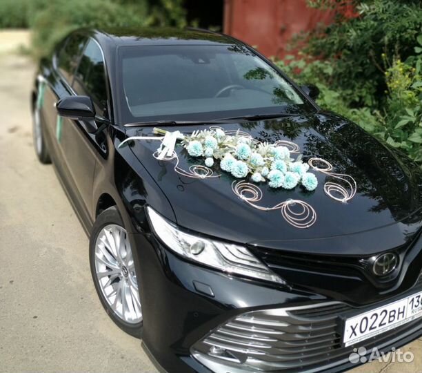 Свадебное украшение на машину