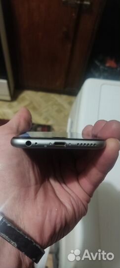 iPhone 6S, 64 ГБ