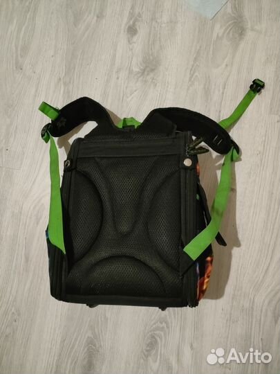 Рюкзак школьный в отличном состоянии