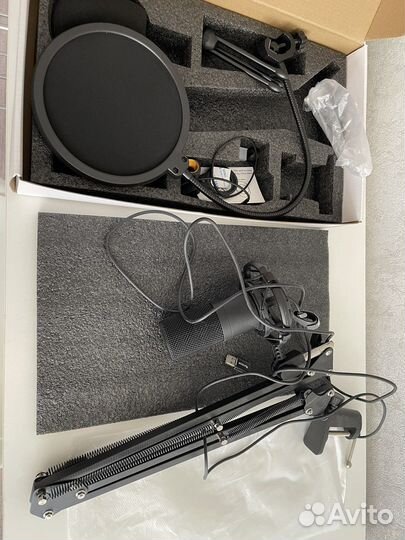 Студийный микрофон