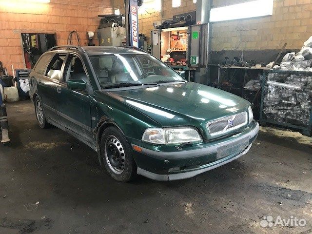 Разбор на запчасти Volvo S40 / V40 1995-2004