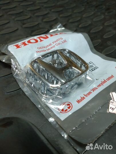 Значок в руль honda