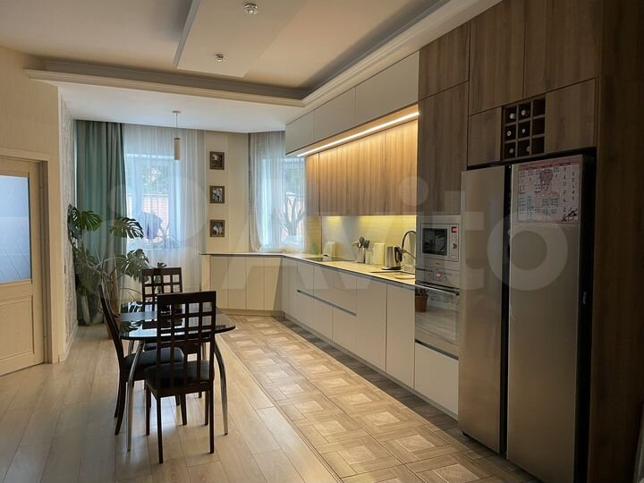 5-к. квартира, 128 м², 1/4 эт.