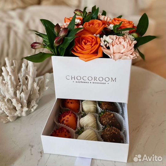 Клубника в шоколаде, цветы, коробочка шкатулка