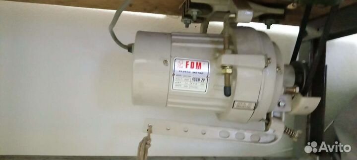 Профессиональная швейная машина 1022