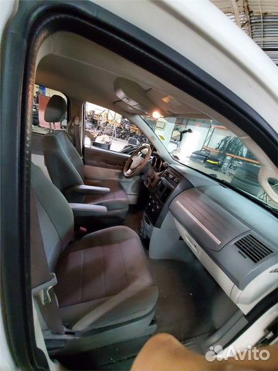 Разбор на запчасти Dodge Caravan 2008