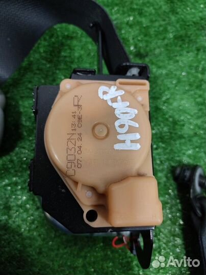 Ремень безопасности передний правый Mitsubishi La