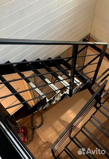 Обшивка ступеней Ясенем