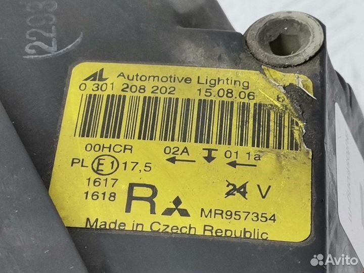 Фара передняя для Mitsubishi Colt 6 8301B870