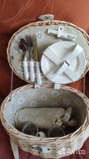 Корзина для пикника с посудой