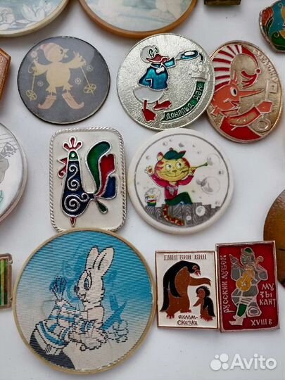 Значки 24 шт. детские, мультфильмы, сказки СССР