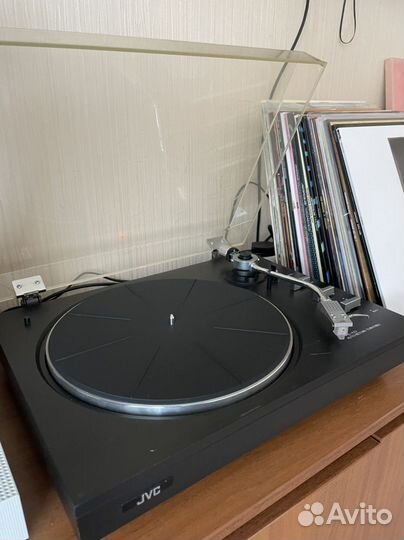 Виниловый проигрыватель