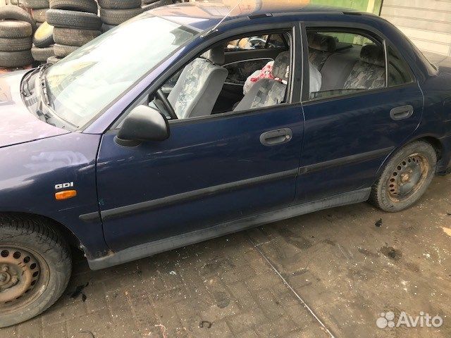 Разбор на запчасти Mitsubishi Carisma