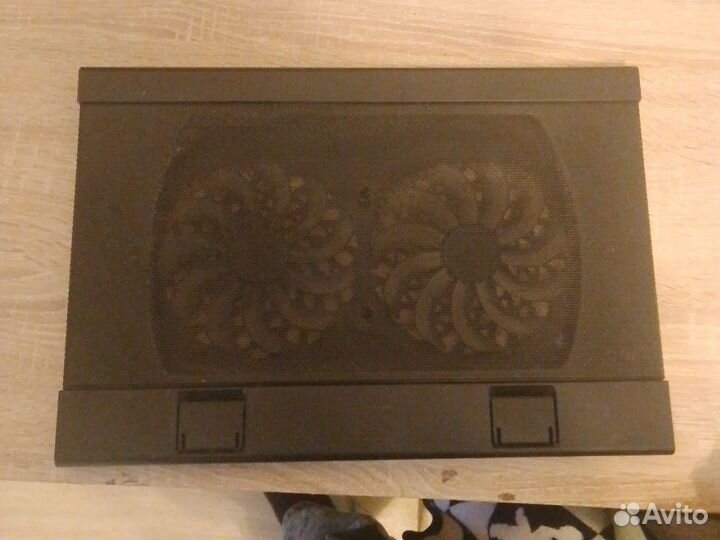 Подставка с охлаждением для ноутбука