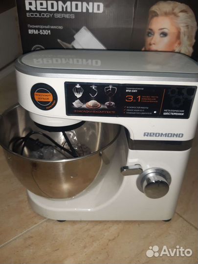 Миксер Redmond