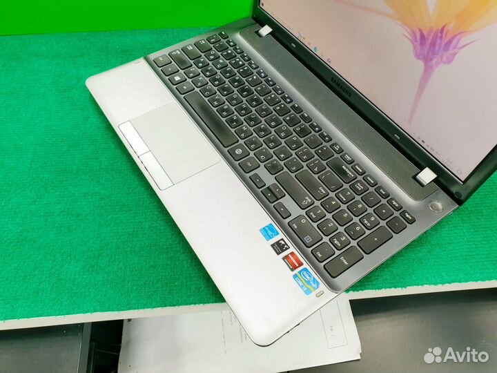 Ноутбук Samsung Core i3