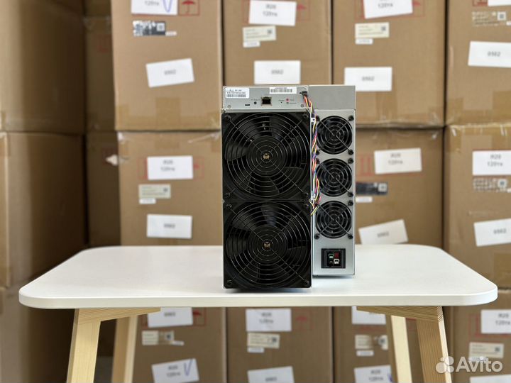 Bitmain Antminer S21 200Th Мощные Майнеры