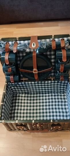 Набор для пикника в чемодане