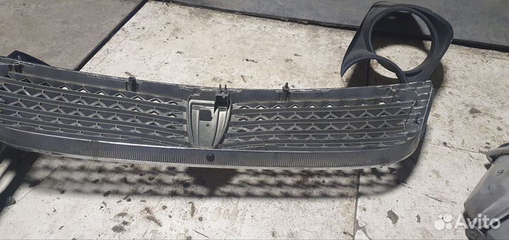 Решетка радиатора,toyota mark 2 110