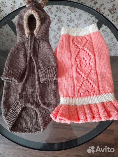 Свитера и платьице для маленькой собачки