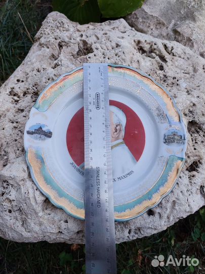 Тарелка коллекционная фарфоровая