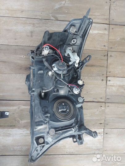 Фара левая Land Cruiser 200 2008