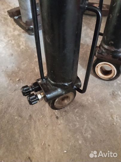 Цилиндр подъема кабины man