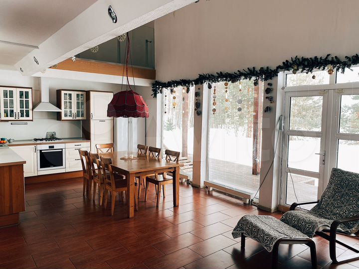 Коттедж 275 м² на участке 2,5 га