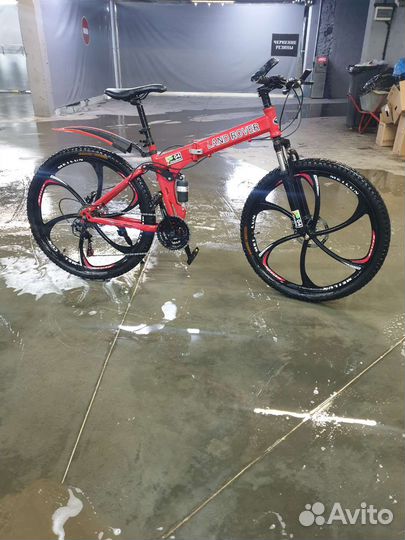 Велосипед на литых дисках 26