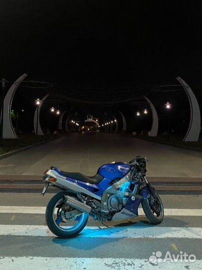 Kawasaki zx600D