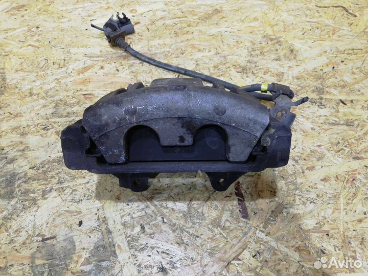 Суппорт тормозной передний правый Chrysler 300C