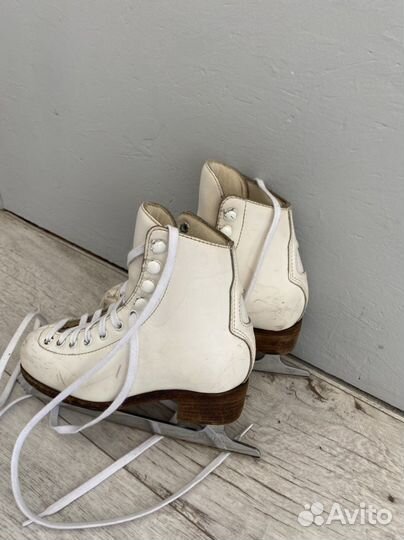 Коньки фигурные вифа