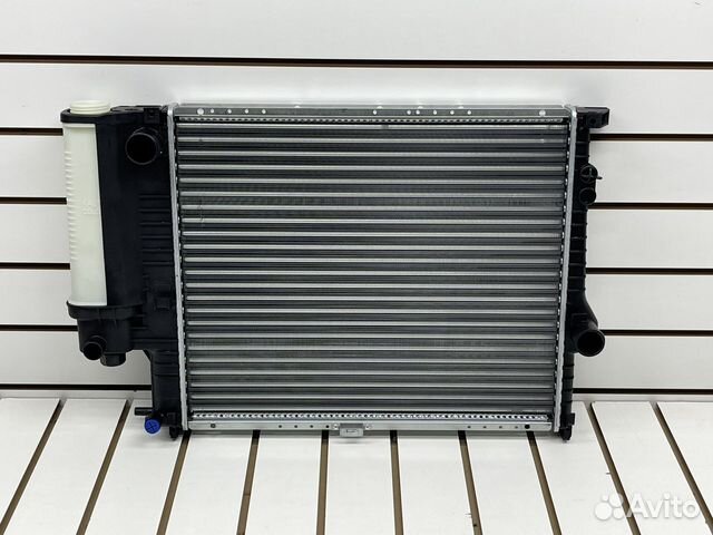 Радиатор охлаждения двигателя BMW 5 E39