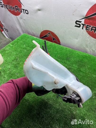 Бачок стеклоомывателя Toyota Rush J200E