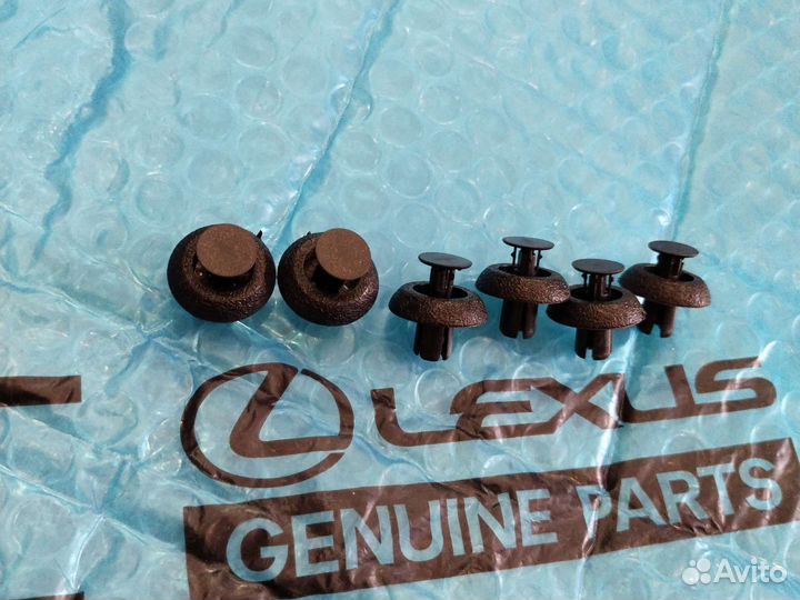 Клипса крепления накладки Lexus Новая 90467-07217