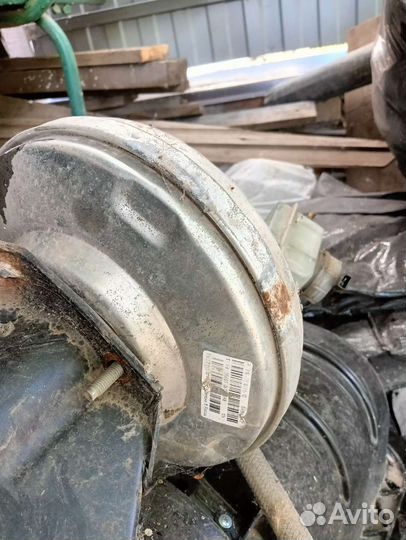 Тормозной цилиндр с педалью тормоза Лада Приора