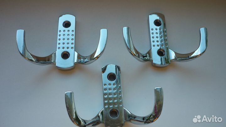 Крючок мебельный двойной